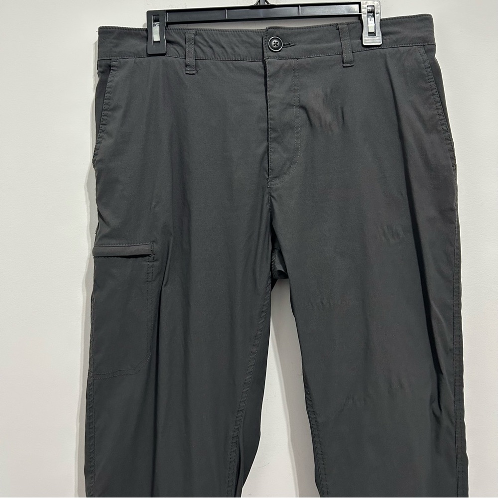 Ub Tech UNIONBAY Men's Dark Gray Cargo Pants Classic Fit Modern Stretch 36Wx30L - Picture 5 of 12